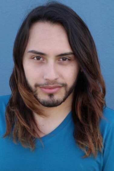 montagem de homens com cabelo longo