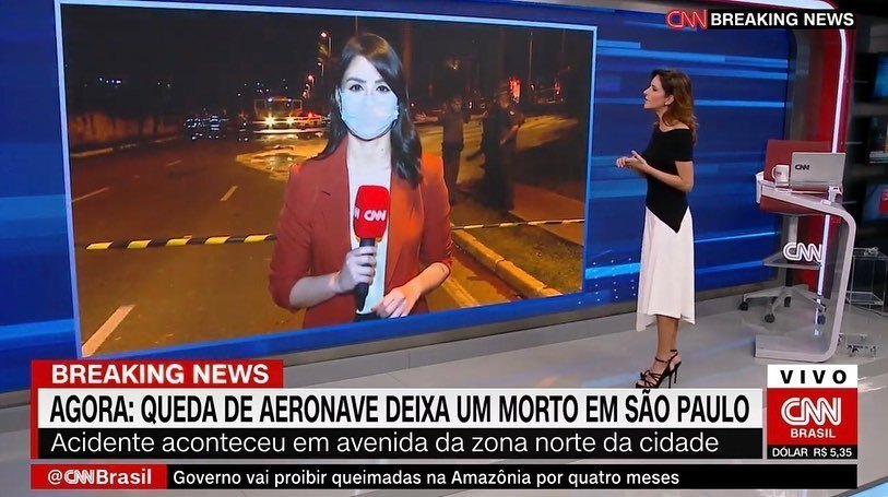 Repórter de TV Anne Barbosa em programa da CNN