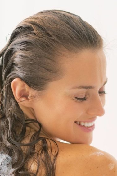 modelo de lavar cabelo em um passo