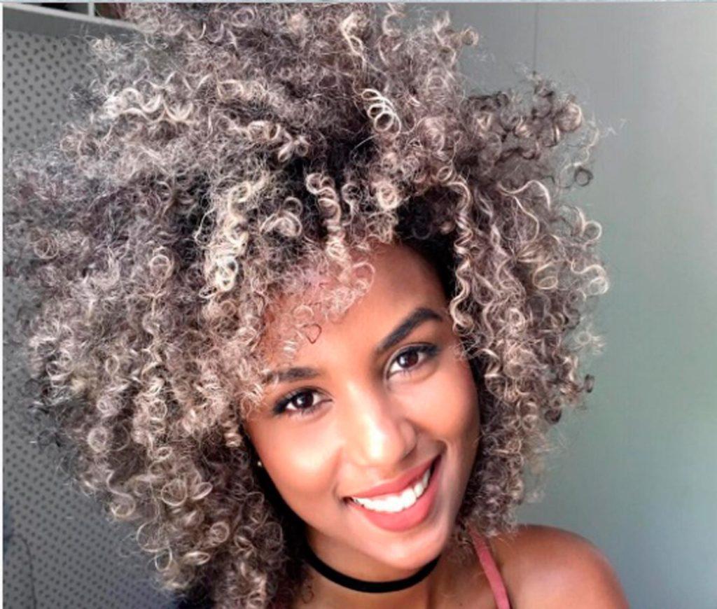 Modelo de Nanai Costa