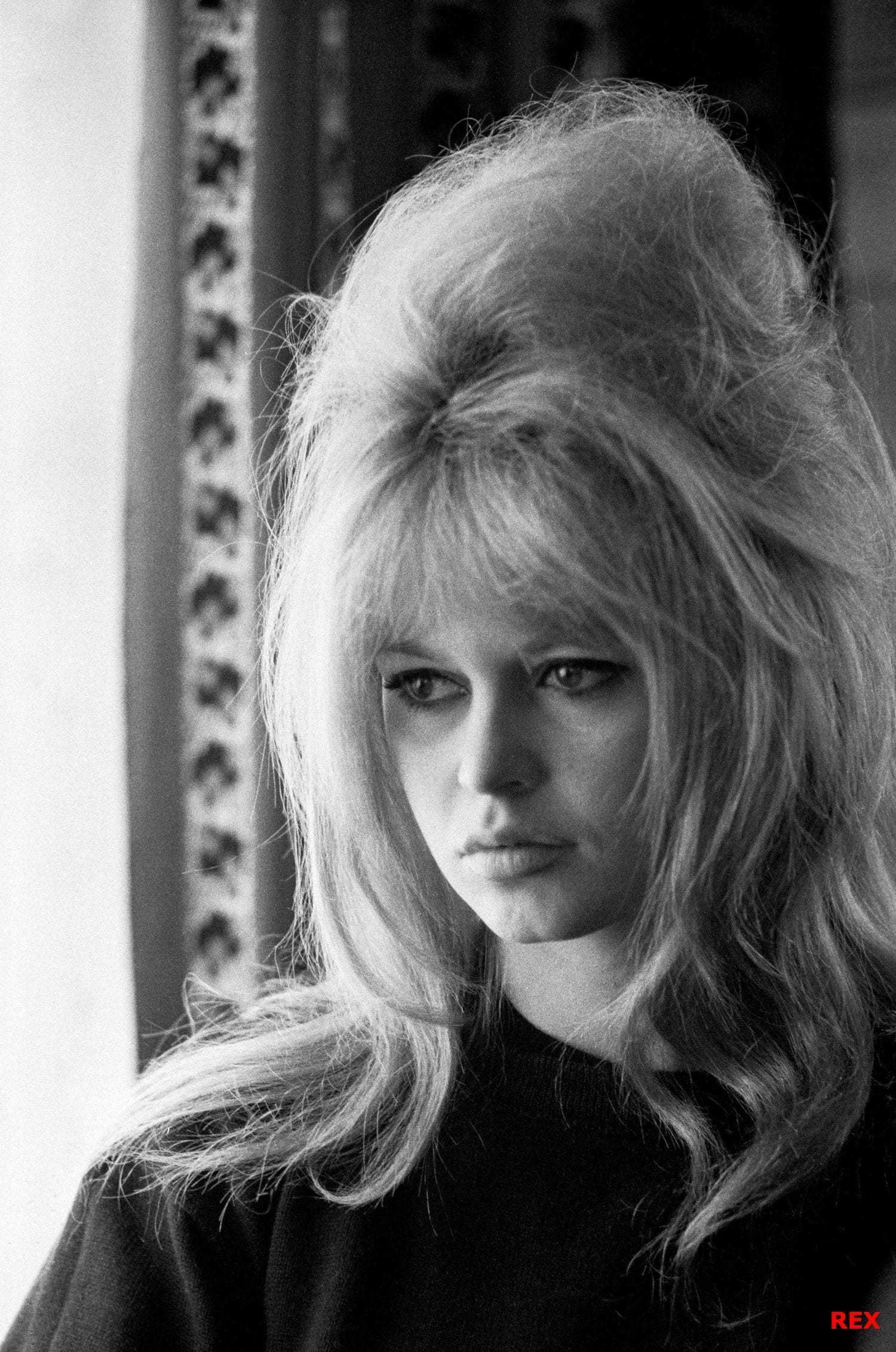 Brigitte Bardot com penteado dos anos 60