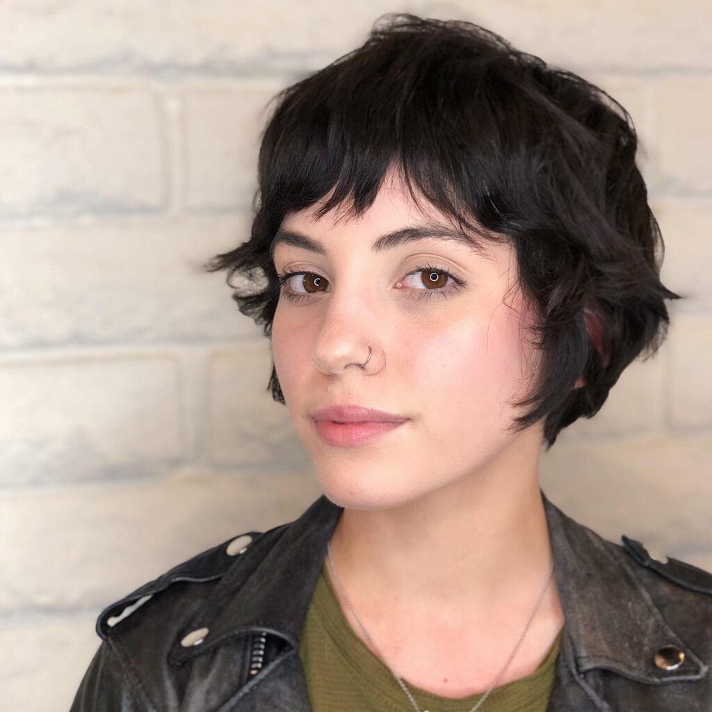 franja desfiada cabelo curto repicado