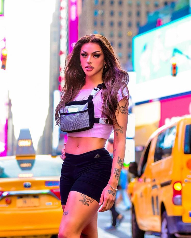 Pabllo Vittar: “Consigo trocar de cabelo várias vezes no mesmo dia. Isso é incrível!”