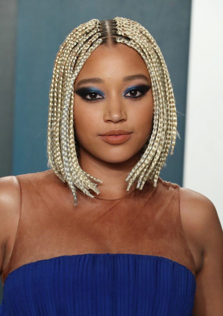 atriz amandla sendberg com cabelo chanel platinado