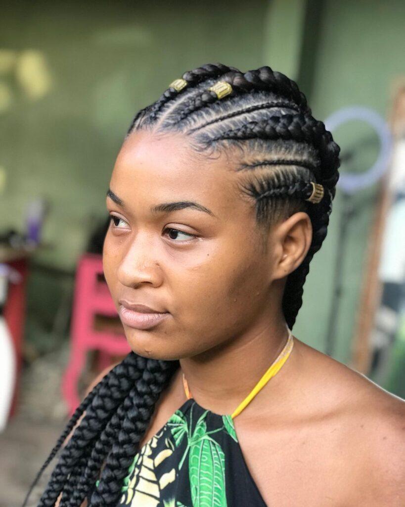 Mulher com trança afro ghana braids