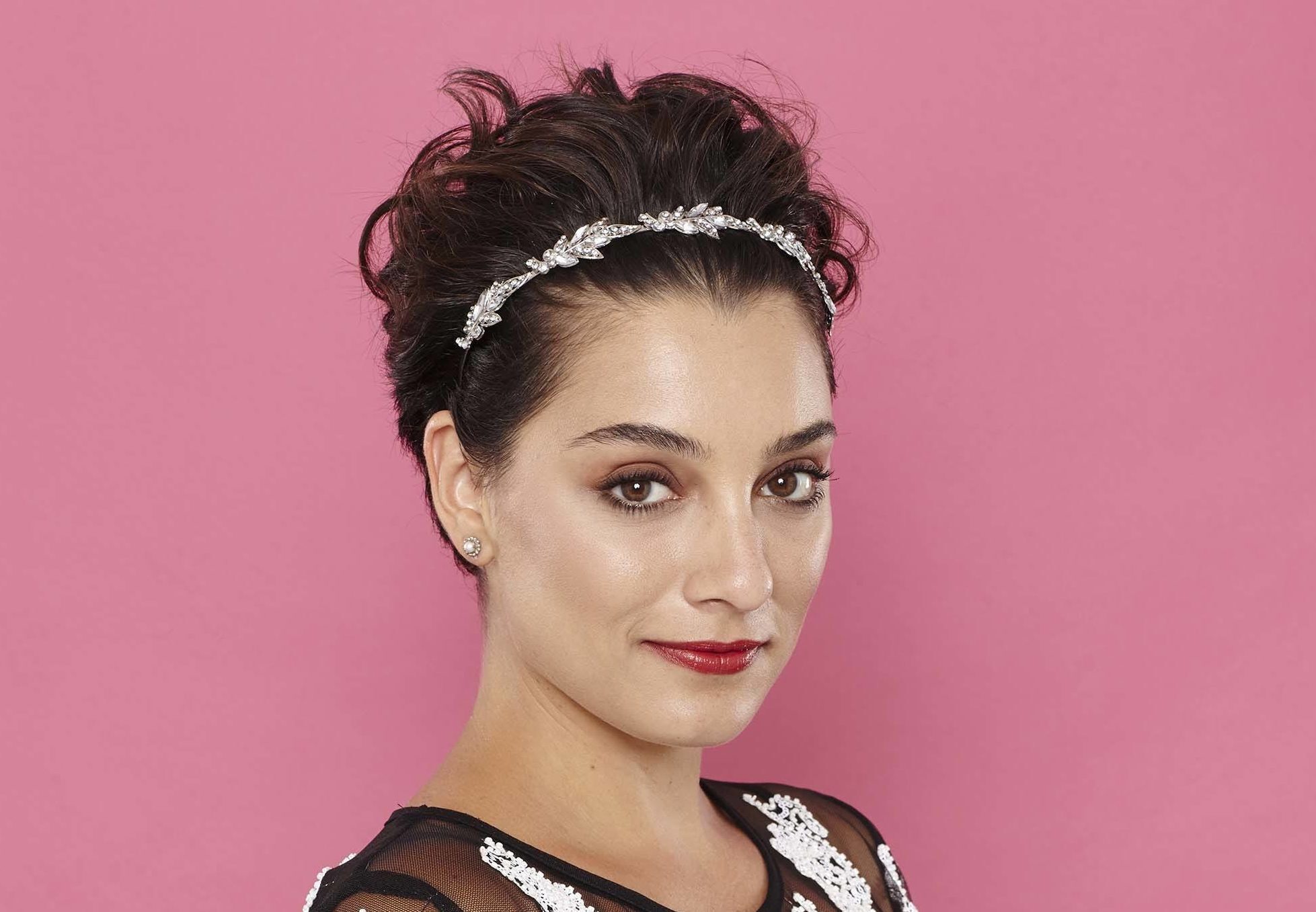 Cabelo liso curtissimo com topete alto