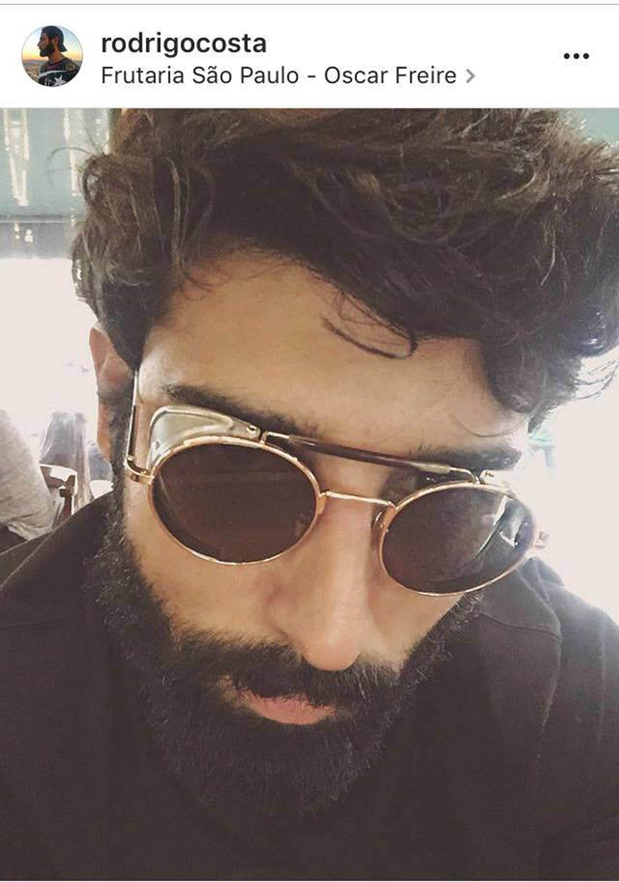 homem moreno com cabelo preto: cabelos masculinos do Instagram