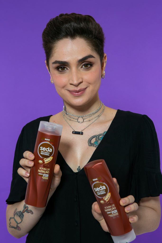 preparando o cabelo para o penteado