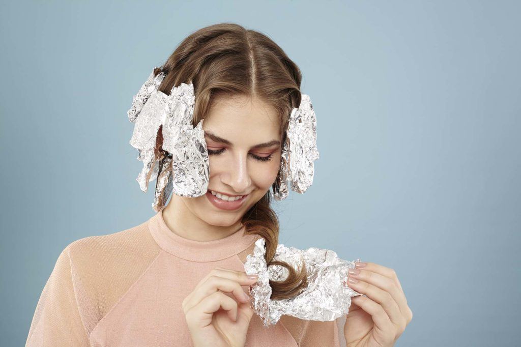 modelo de como fazer cachos com papel alumínio