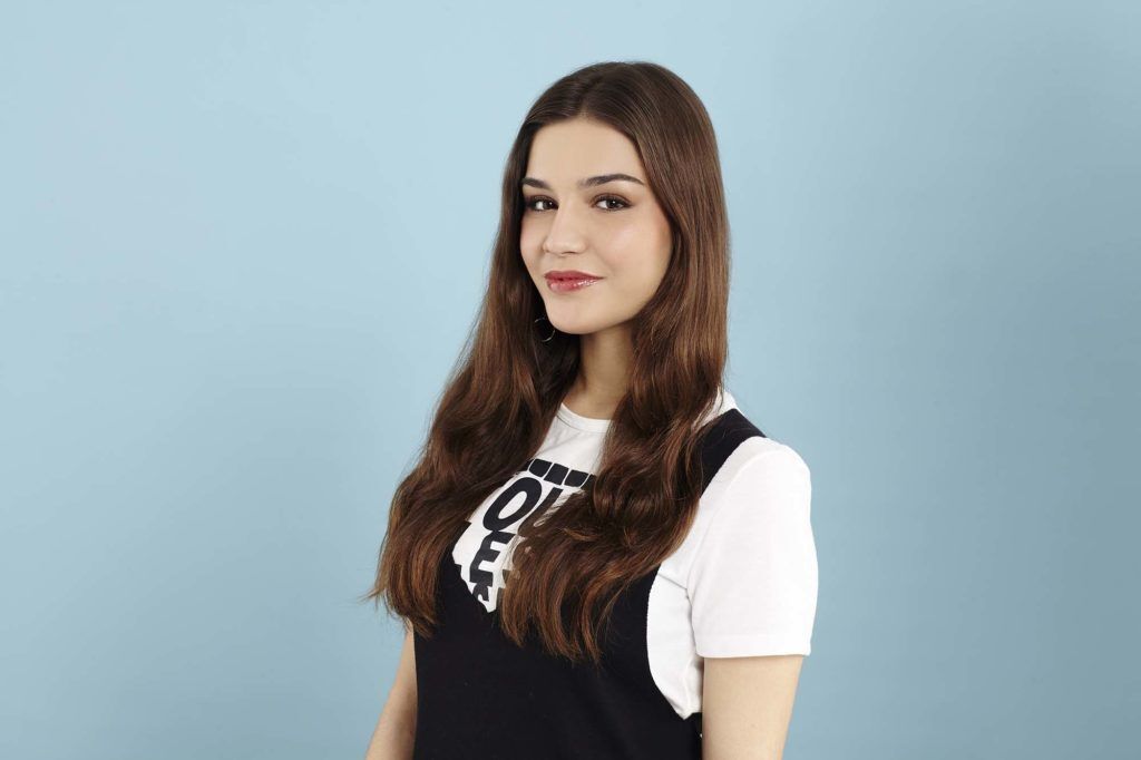 modelo de como fazer cachos no cabelo sem calor