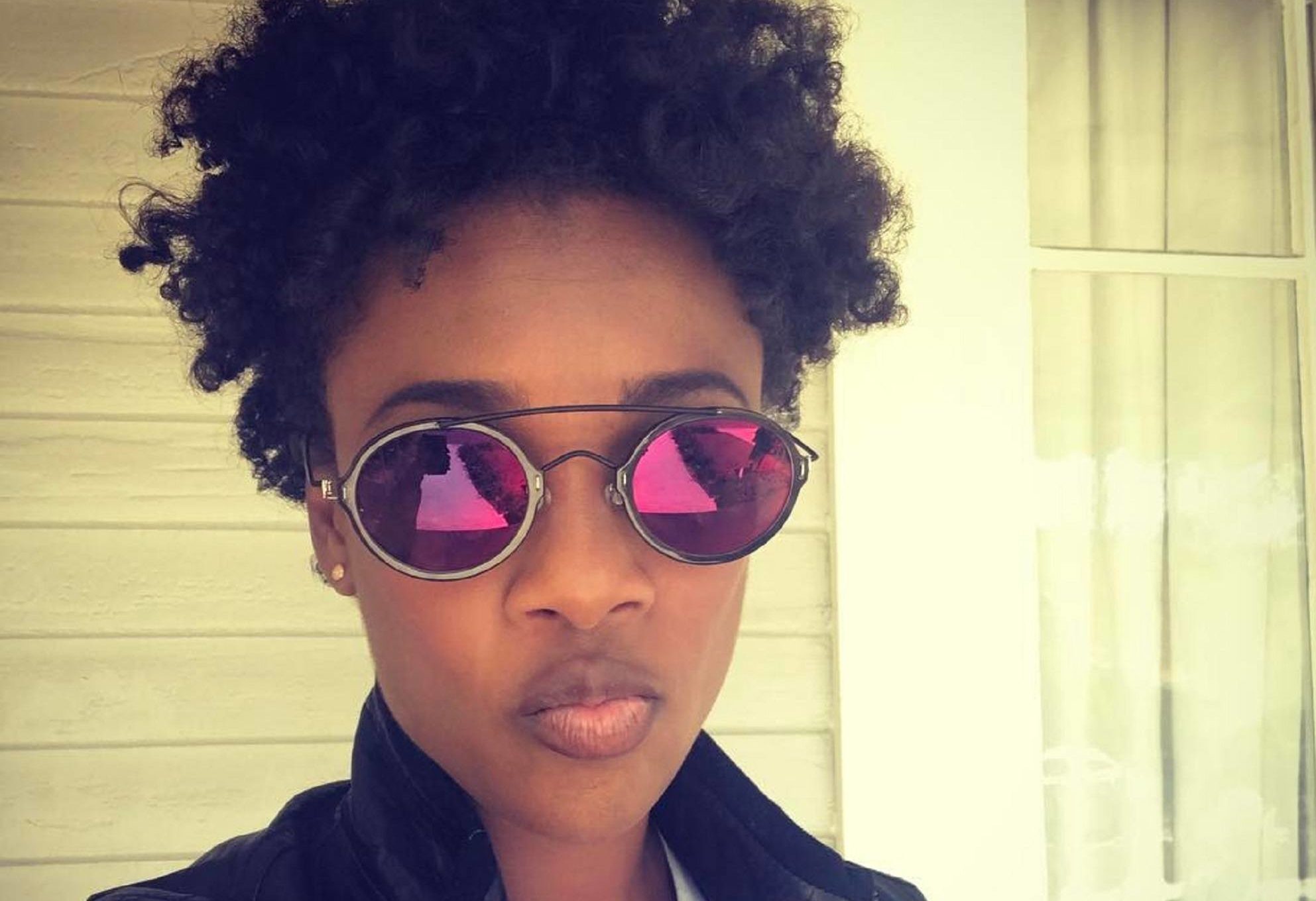 Mulher com cabelo afro
