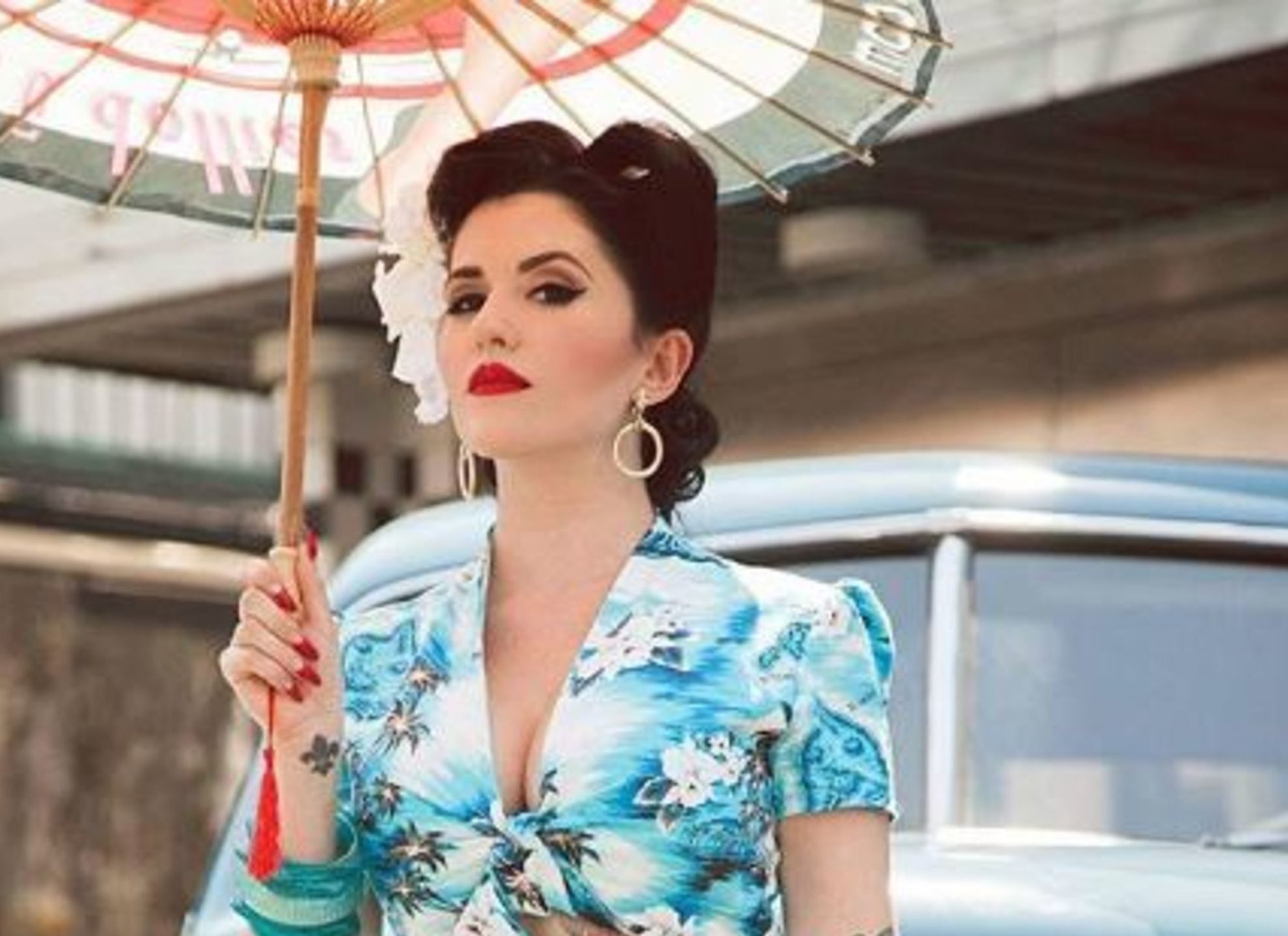 modelo de cabelo de pin-up no Instagram