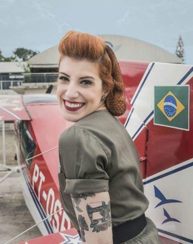 modelo de cabelo de pin-up no Instagram