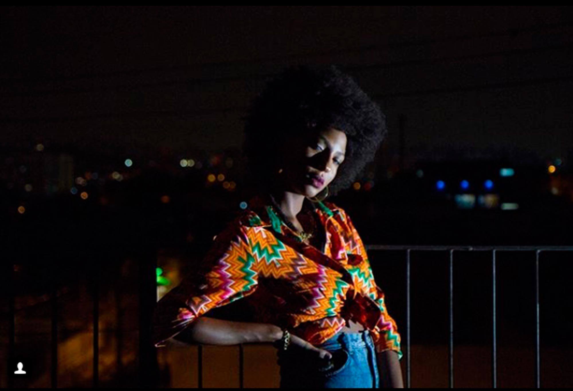 Domenica Dias com cabelo crespo