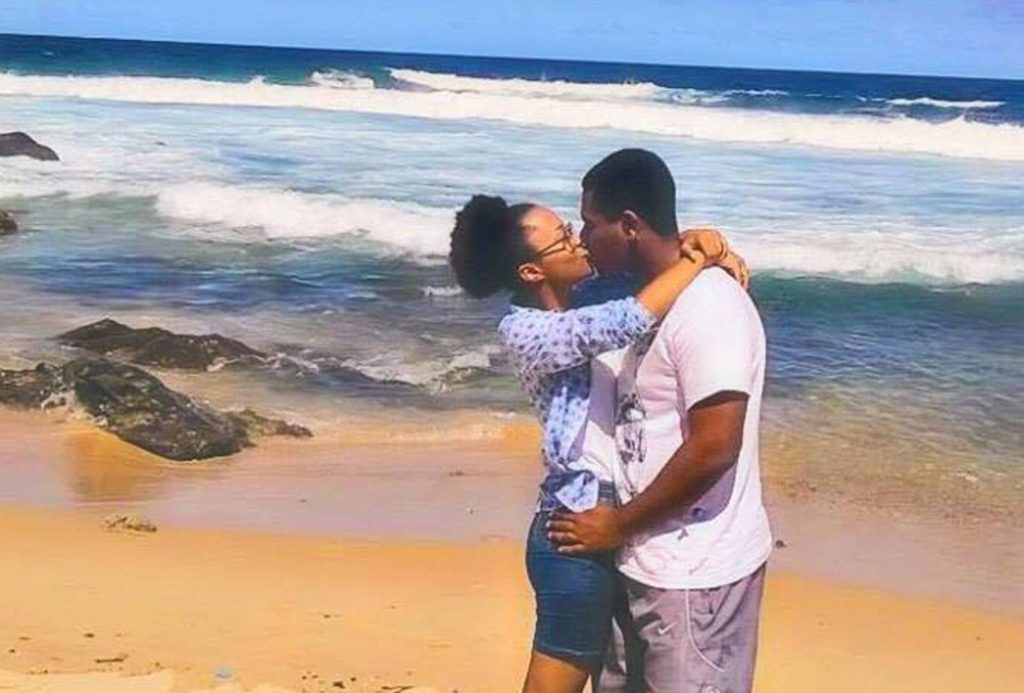 foto ilustrando a matéria sobre relacionamento amoroso e transição capilar