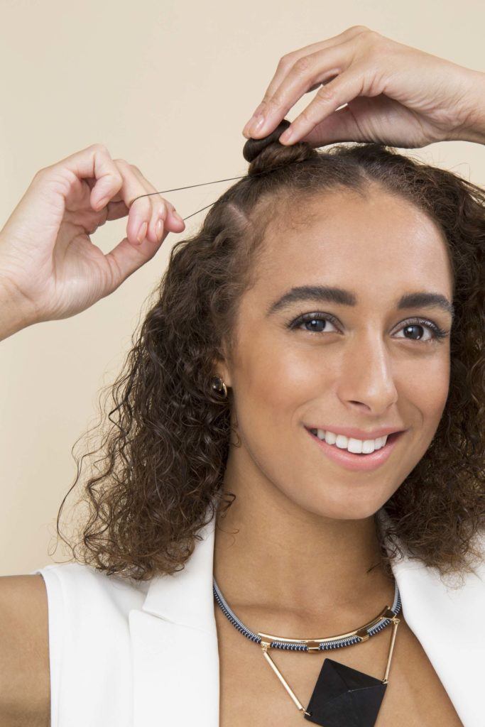 modelo de penteado bantu knots