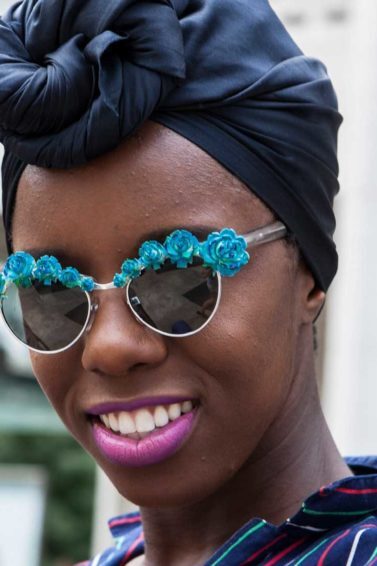 Prender os crespos com turbante: modelo com turbante