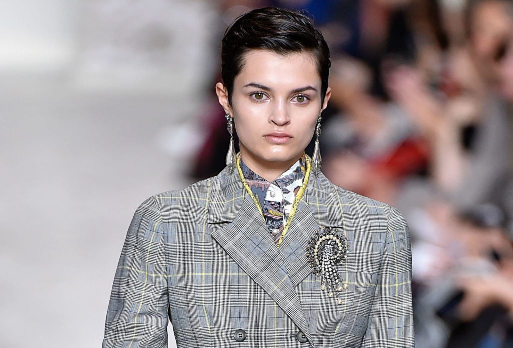 modelo de Sleek hair