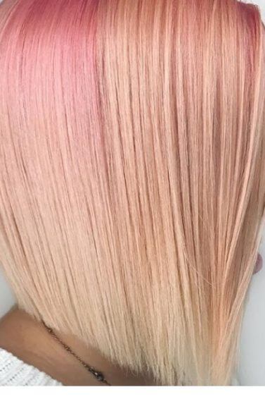 Cabelo liso rosa na altura dos ombros