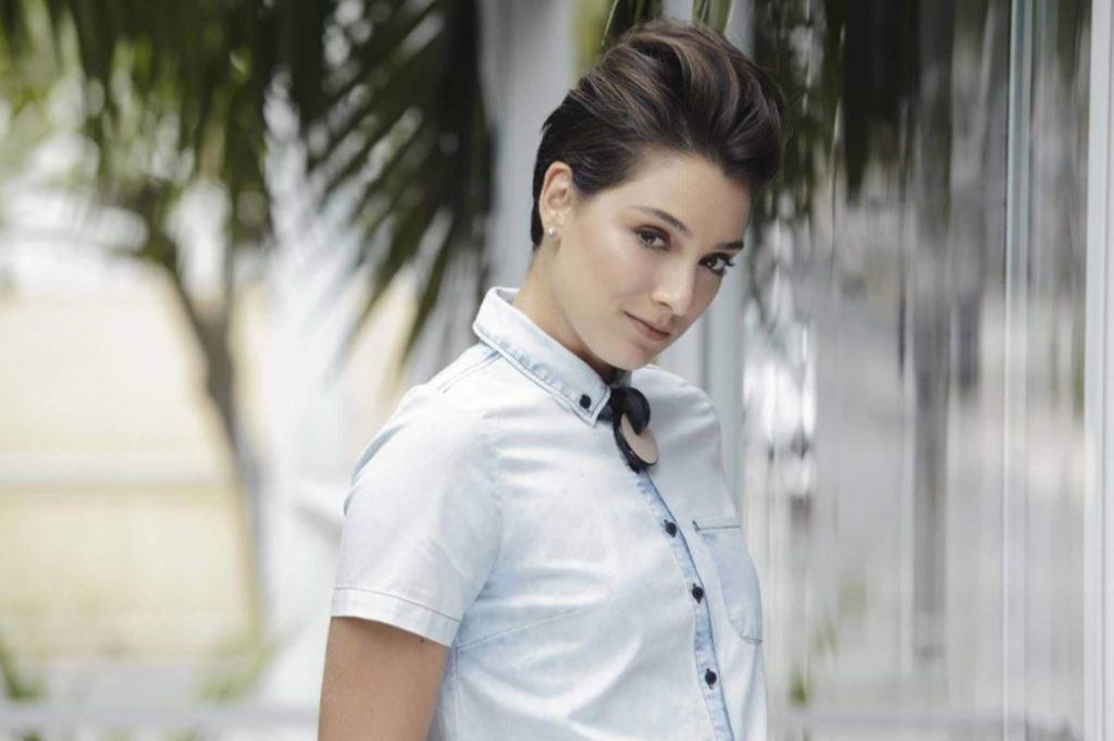 modelo de cabelo de verão