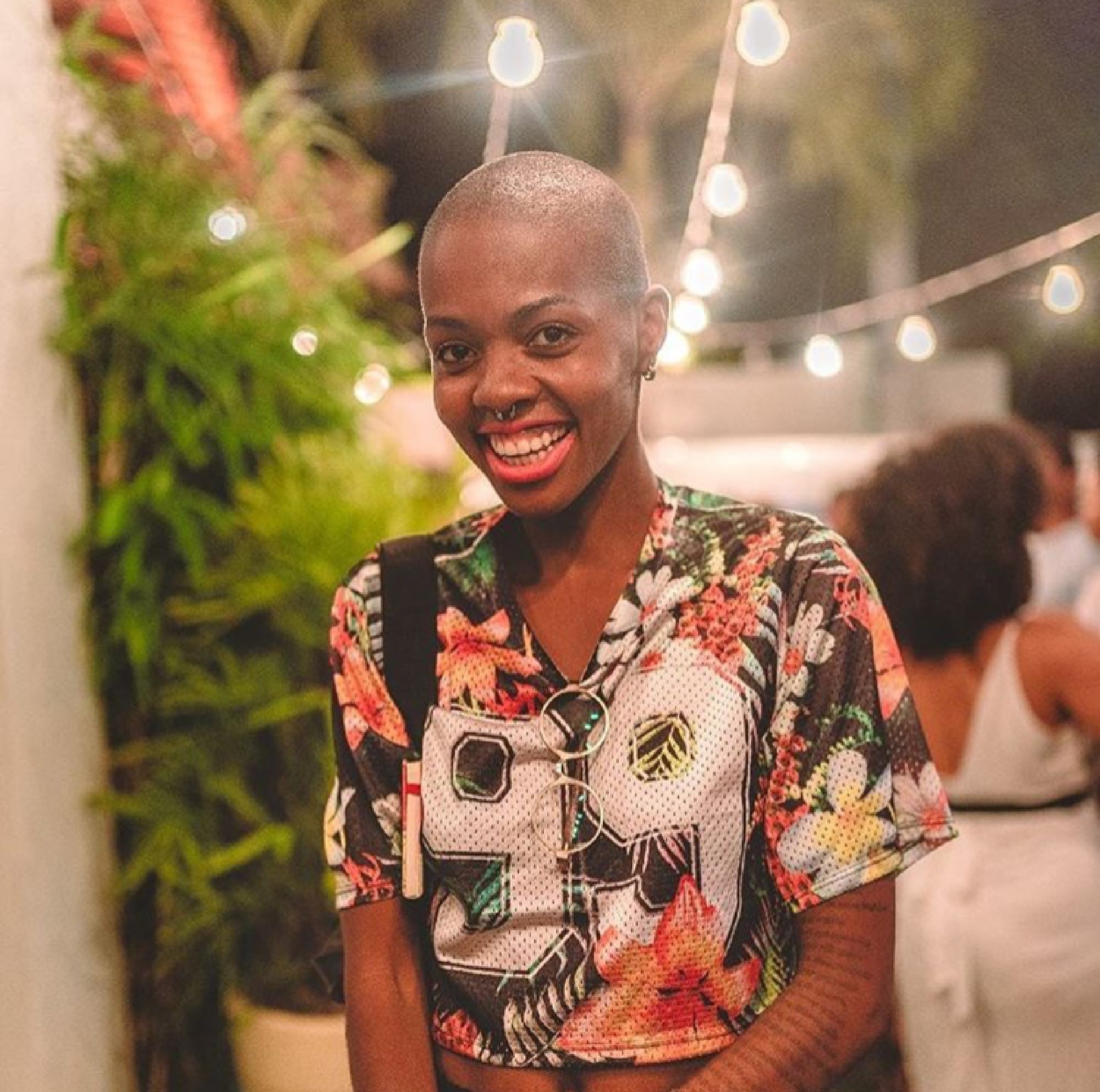 Cabeça careca feminina