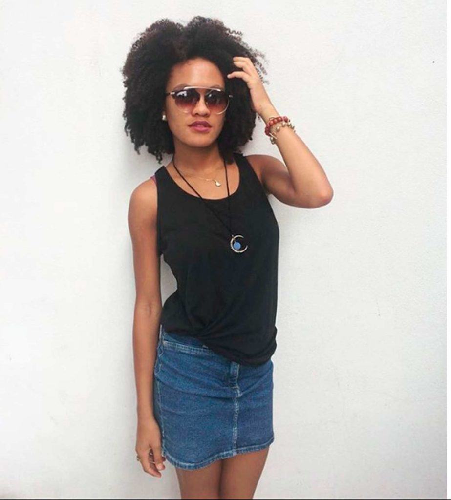 Dandara Francisca com cabelo crespo