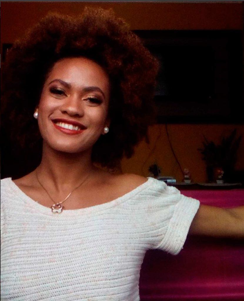 Dandara Francisca com cabelo crespo