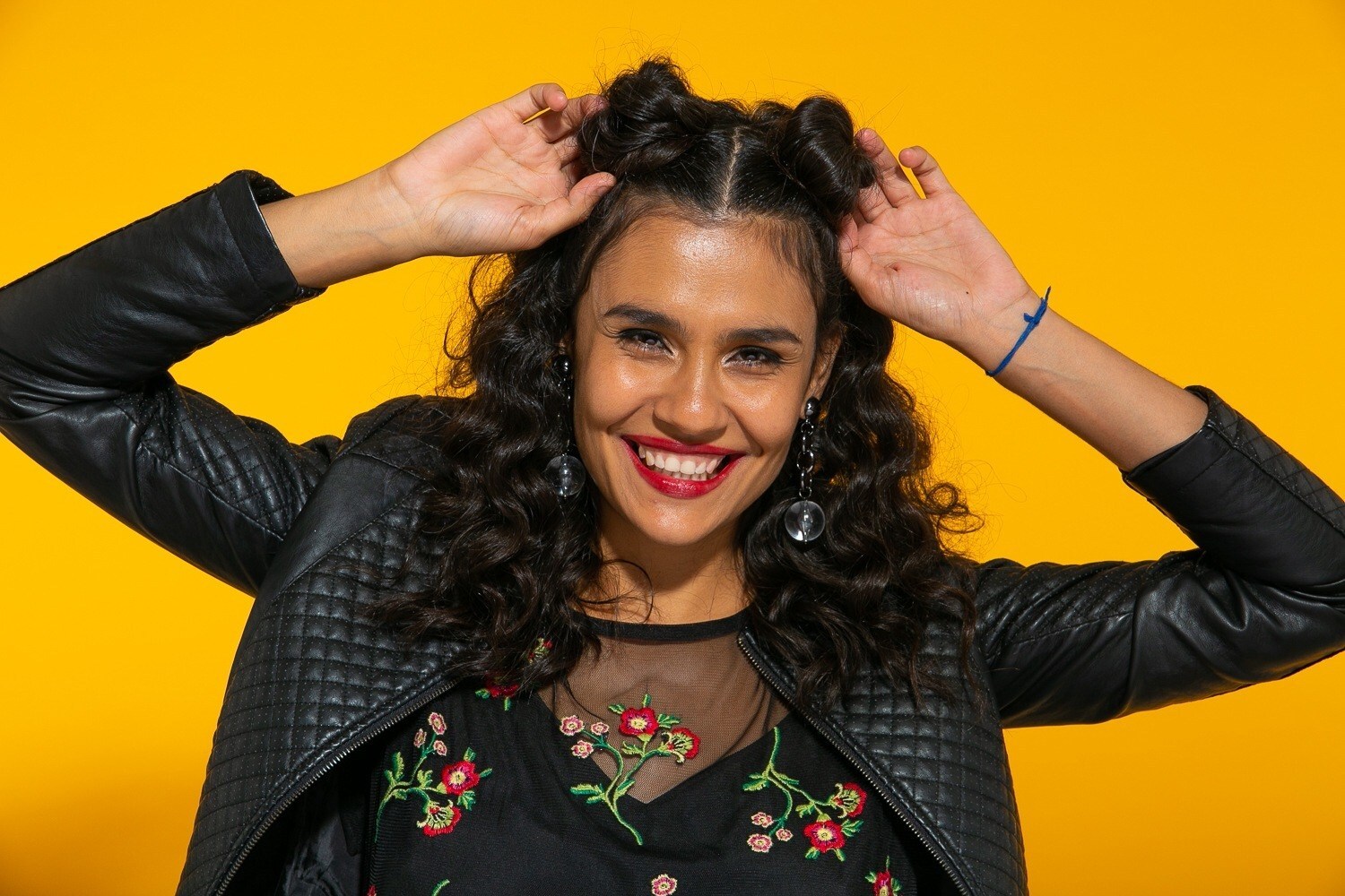 cabelo liso com babyliss e coques