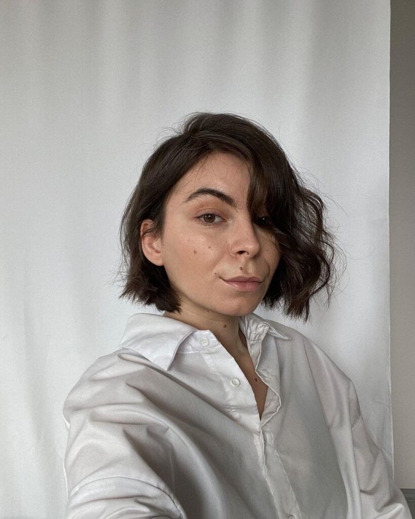 short-bob-ondulado-corte-de cabelo-desfiado