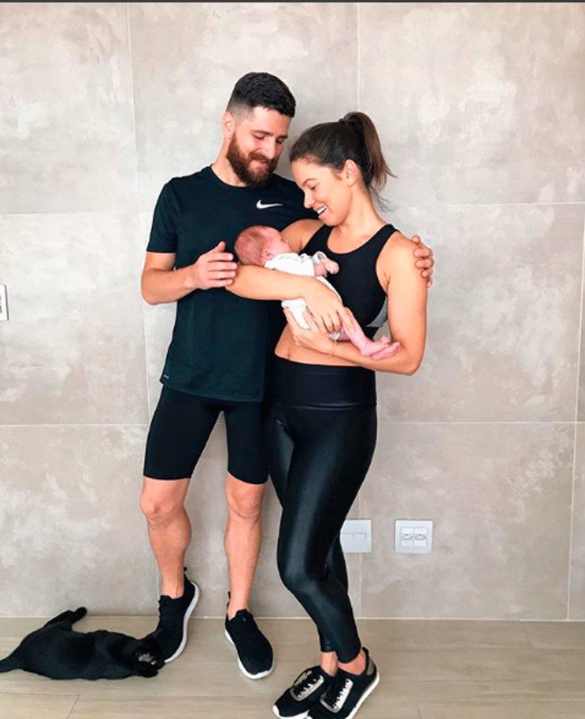 Ju Goes com a filha e o marido