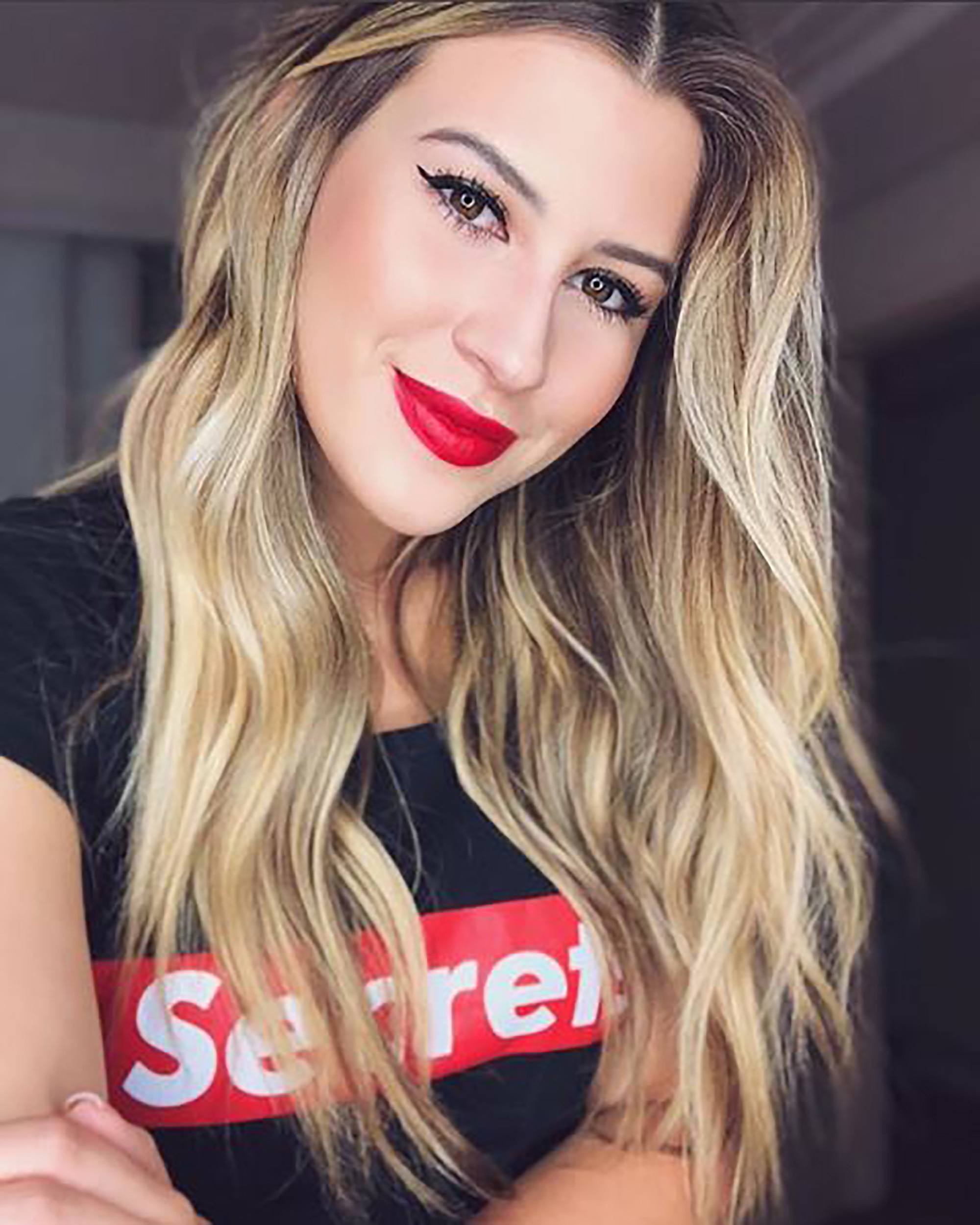 Cabelo liso loiro comprido da Niina Secrets