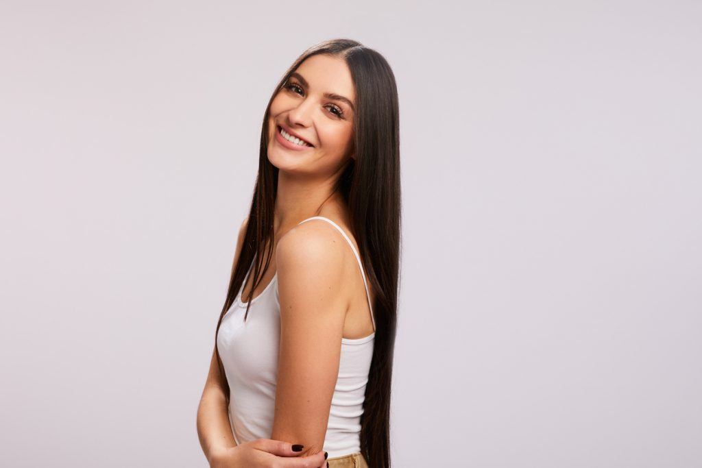 mulher com cabelo liso para qual a melhor progressiva
