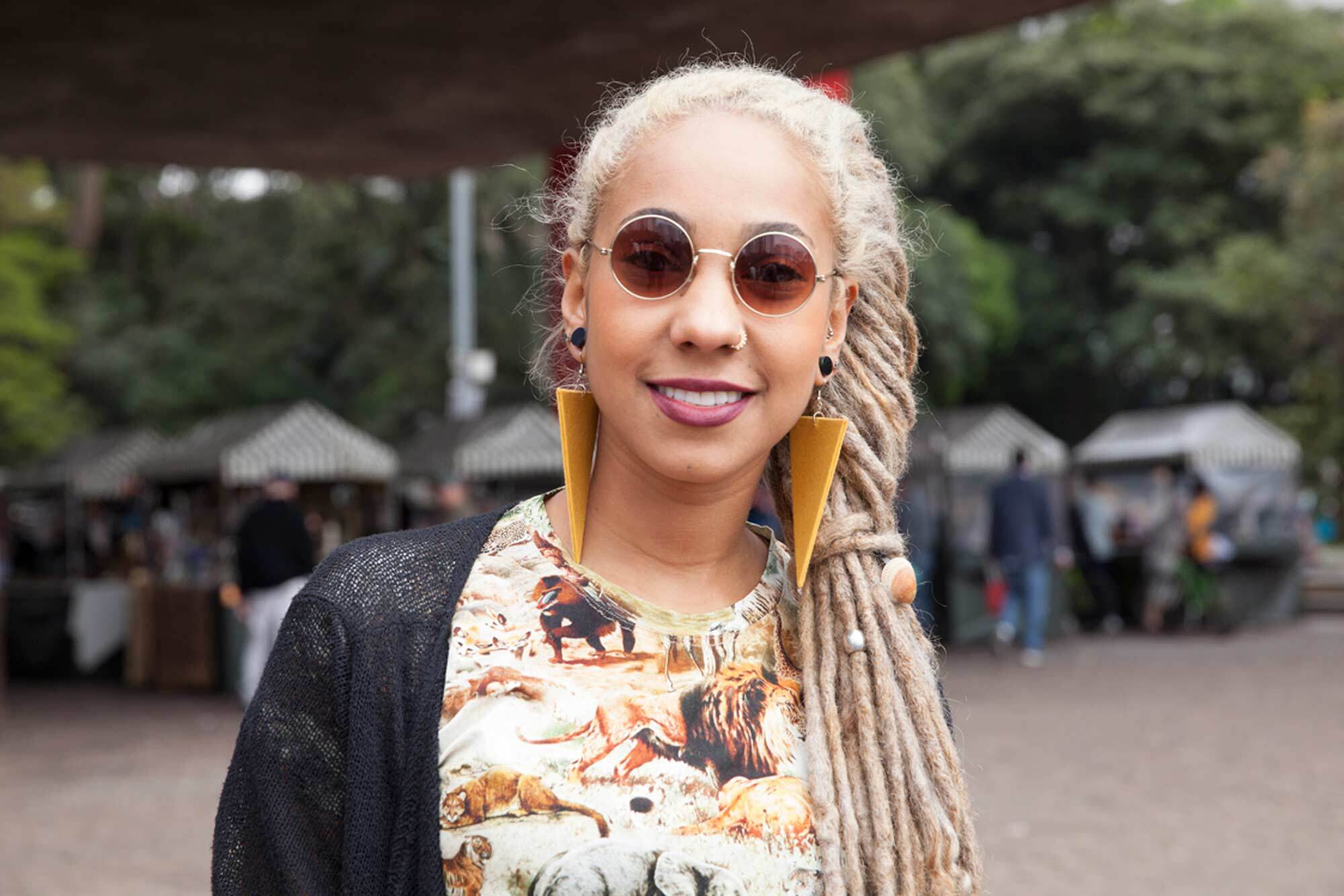 como pintar os dreads de loiro: modelo com dreads loiros