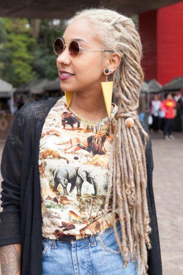 como pintar os dreads de loiro: modelo com dread loiro