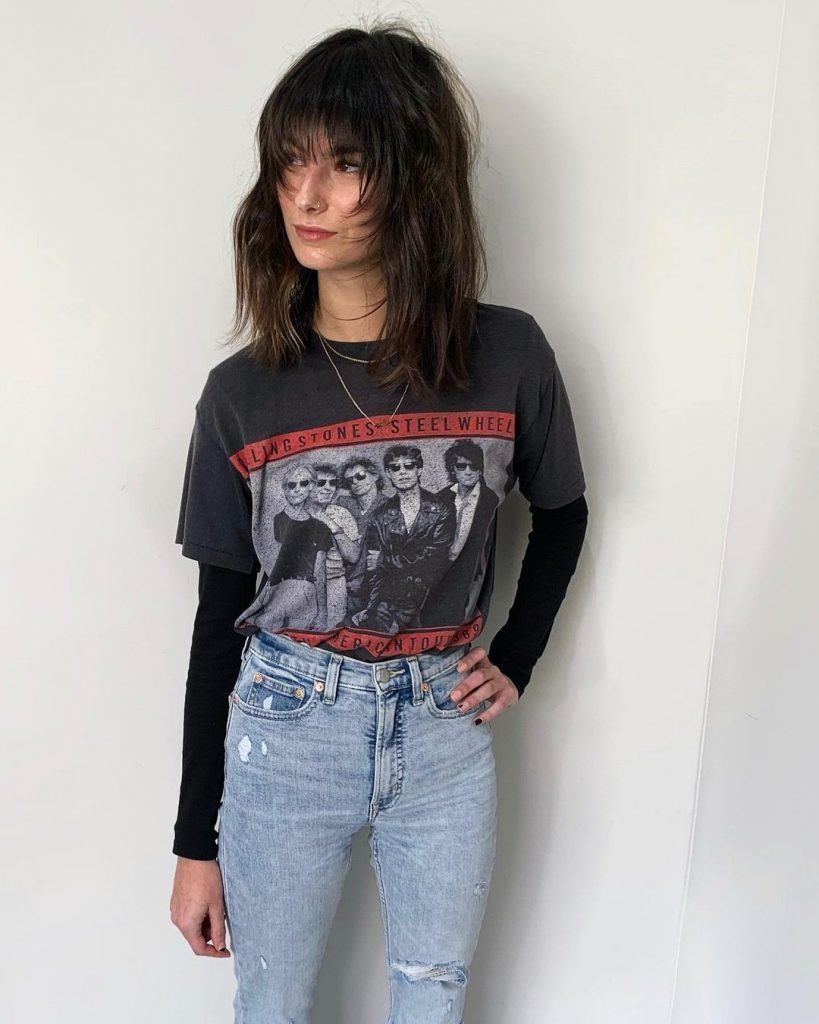 Corte de cabelo grunge médio moreno