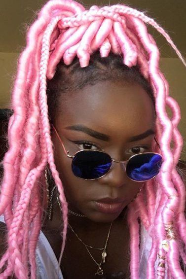 Dreads femininos cor de rosa