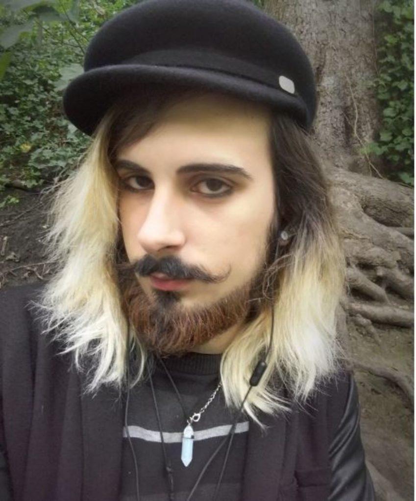 modelo de homens com cabelo comprido do Instagram
