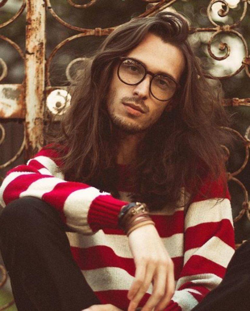 modelo de homens com cabelo comprido do Instagram