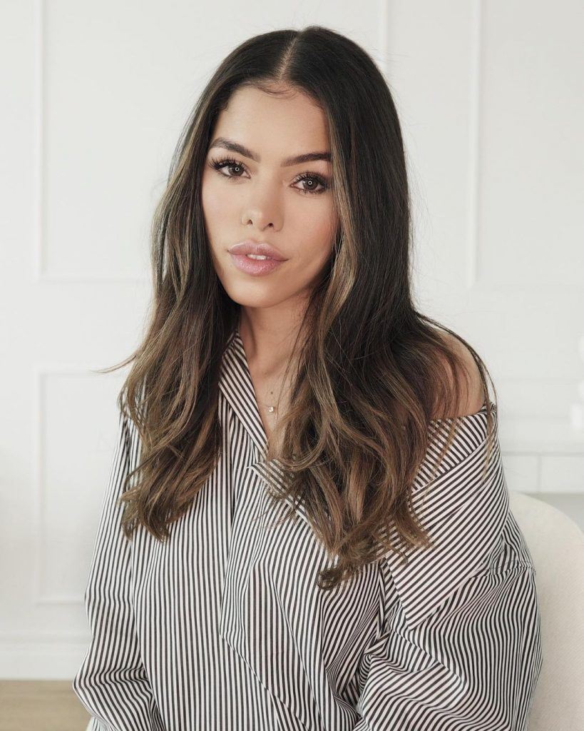 influenciadora rayza nicácio com cabelo relaxado