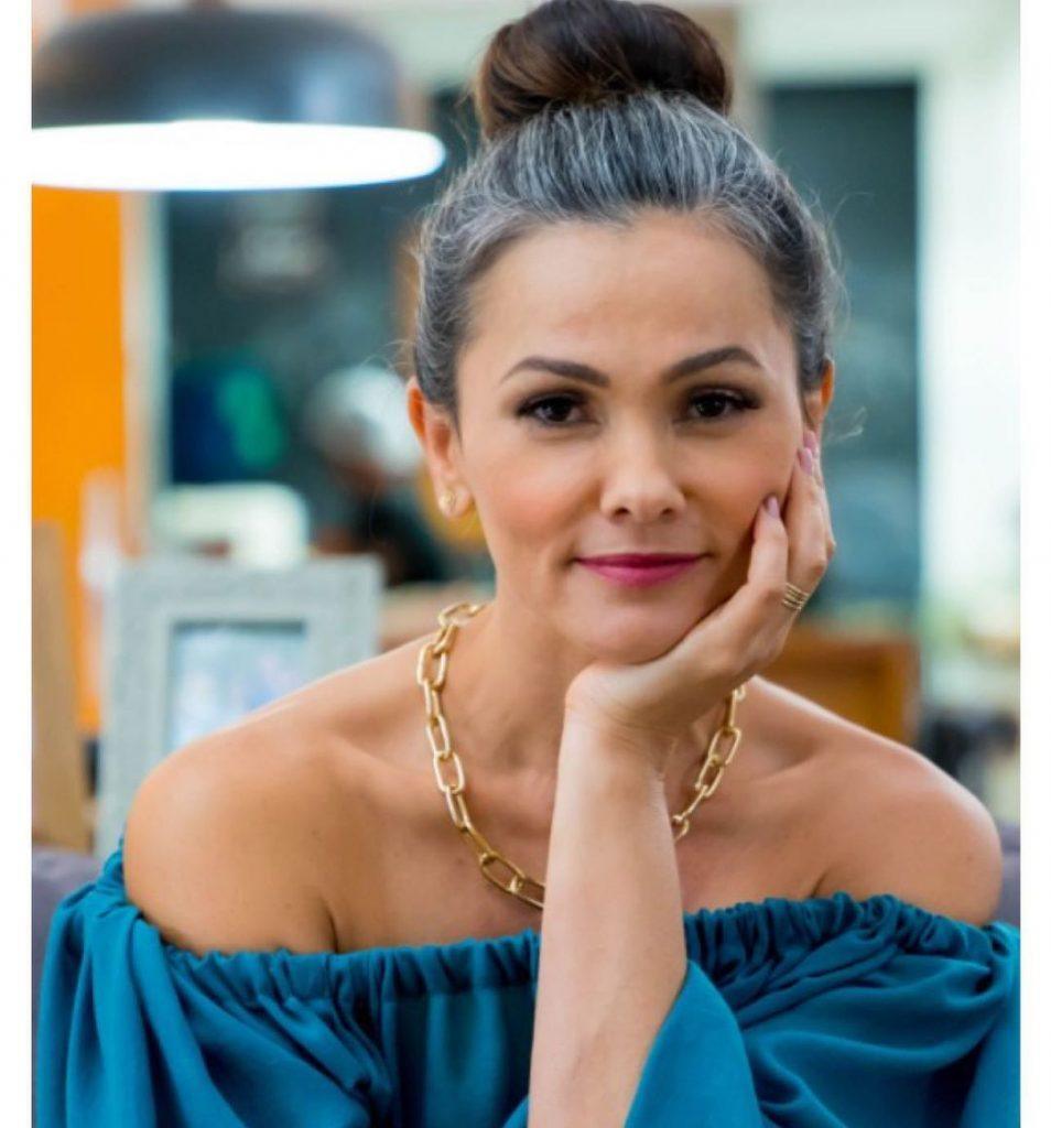 atriz suzana alves com coque alto