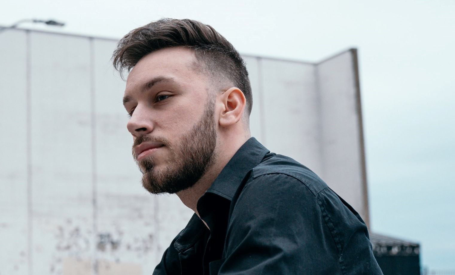 Cortes para cabelo grosso masculino: 10 ideias de penteados