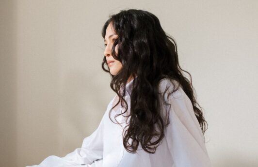 Quer saber como descolorir o cabelo preto? Siga essas dicas!