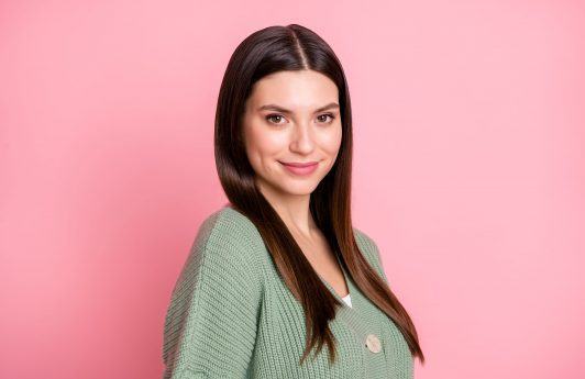 Exoplastia capilar: tudo sobre o procedimento que alisa sem formol