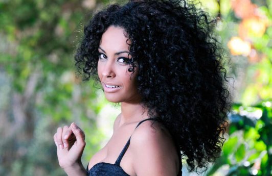 Aposte na fitagem para ter cachos definidos