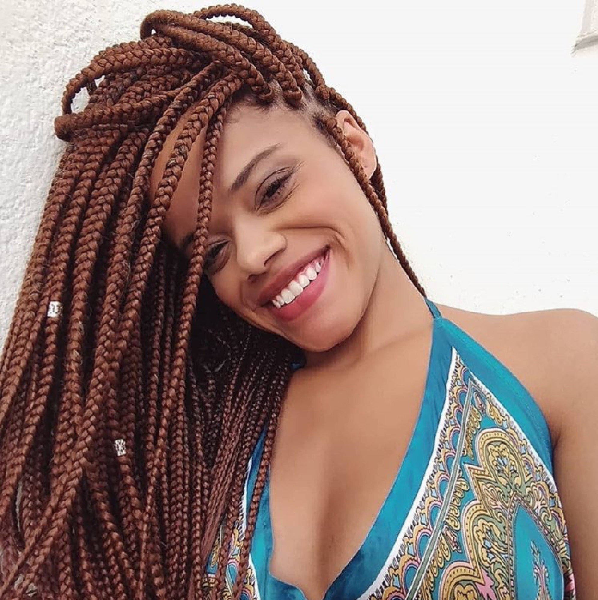 Box braids com aneis nas tranças