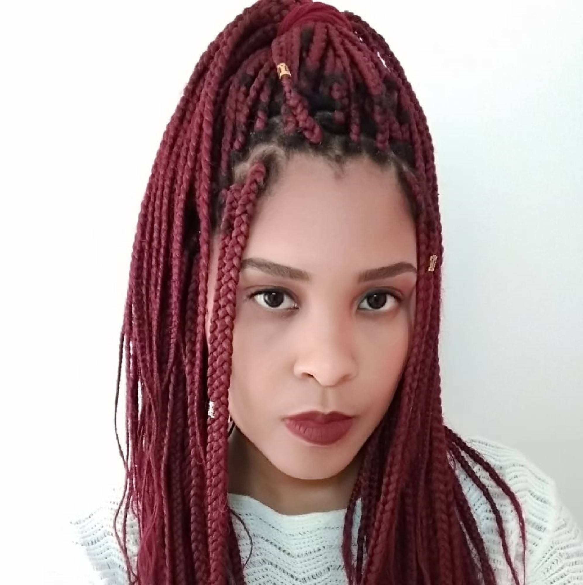 Box braids com aneis nas tranças