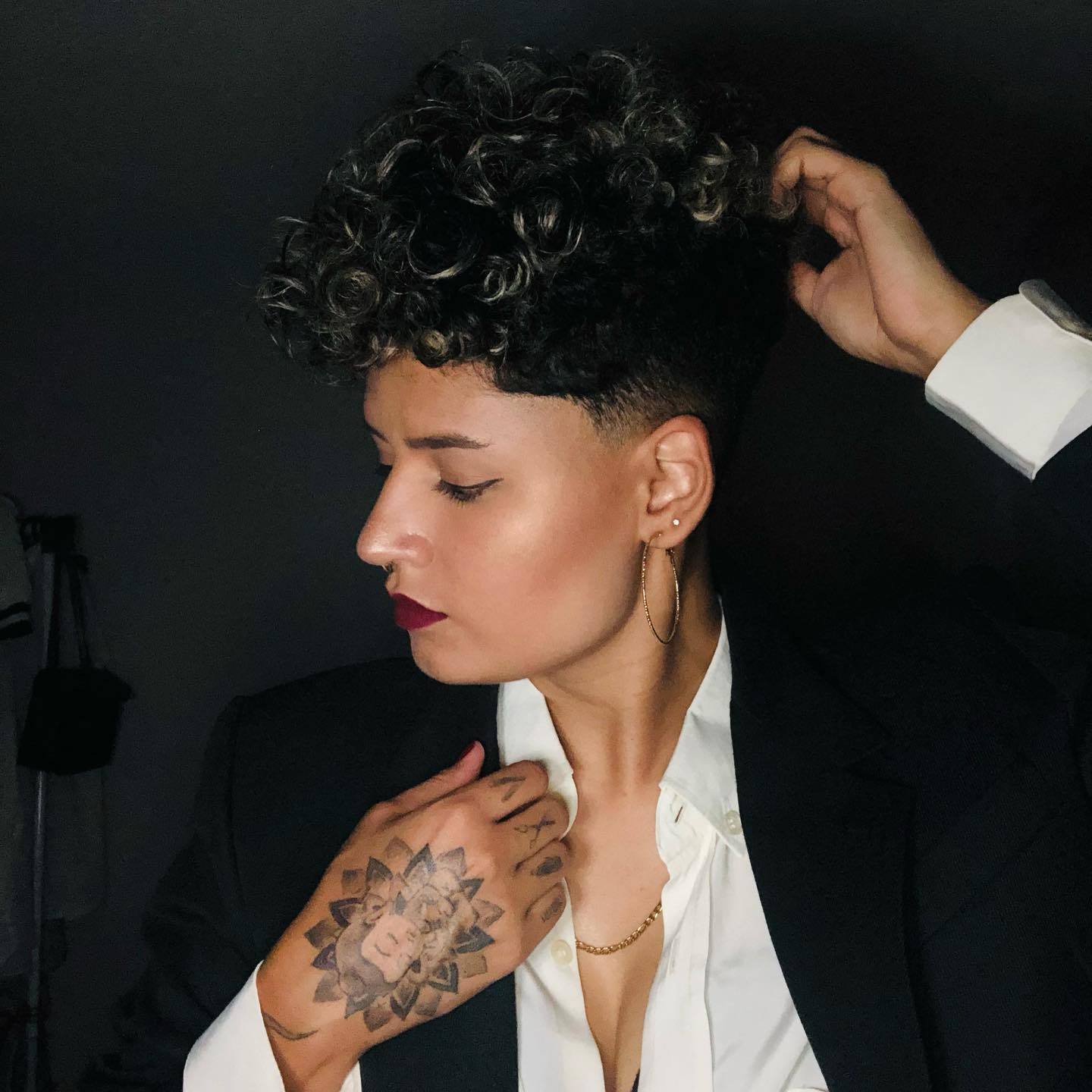 cabelo pixie cacheado