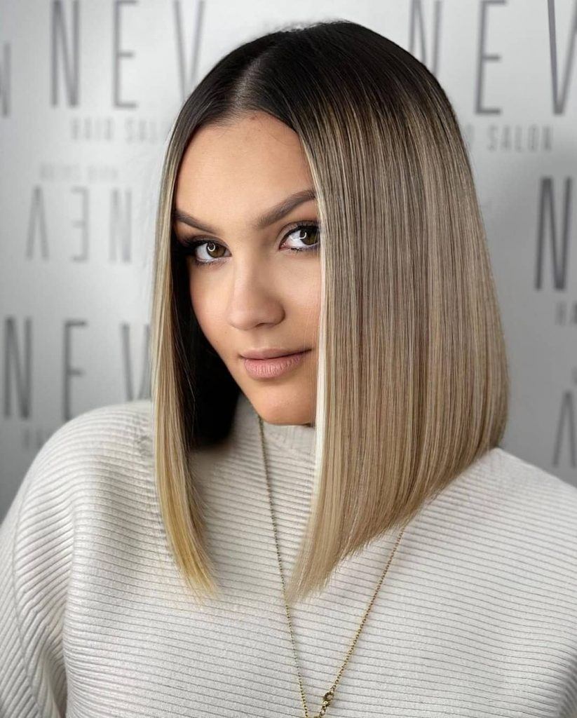 mulher com blunt cut liso