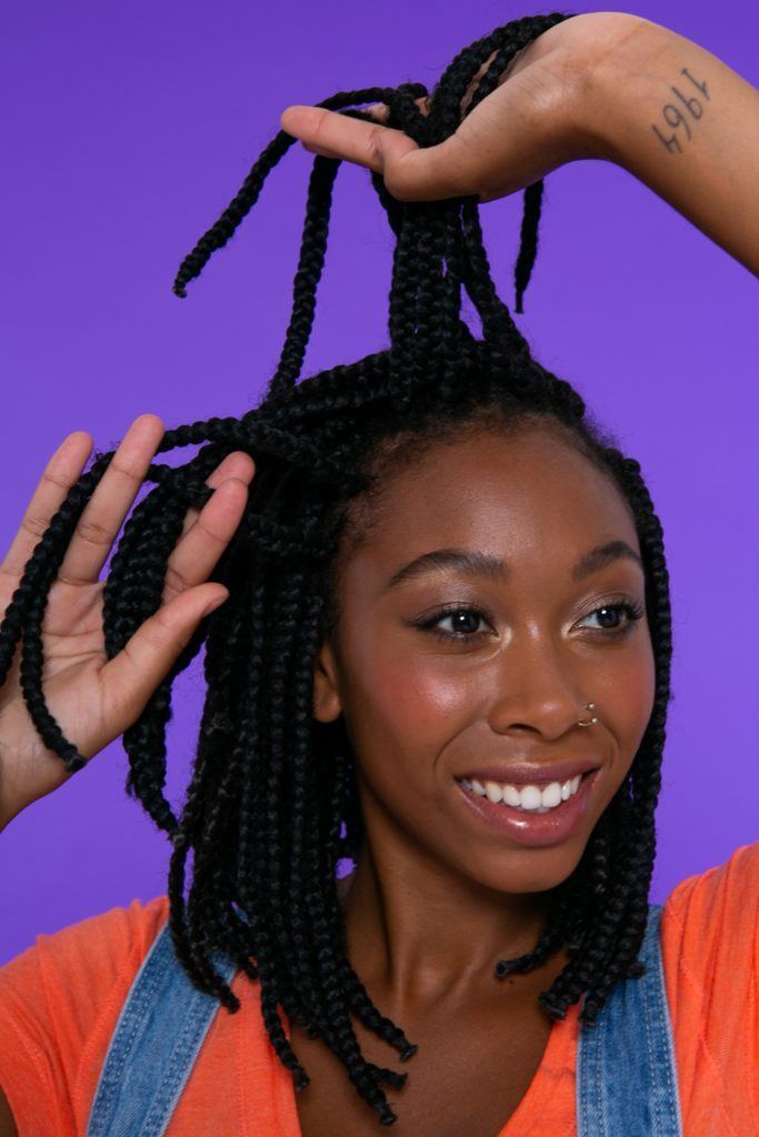 modelo de cabelo crespo com box braid em fazendo twistbob