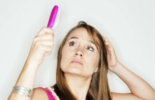 Alopecia feminina: saiba o que é, as causas e como tratar
